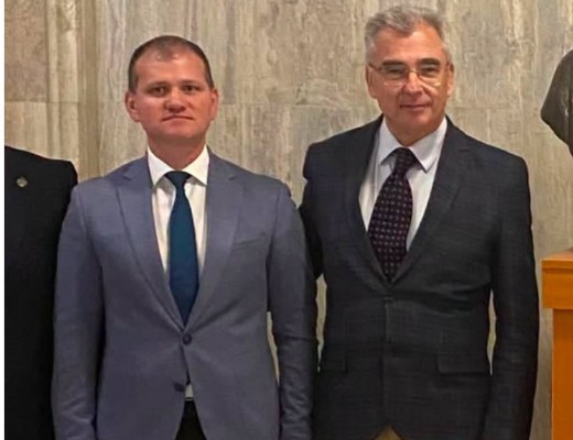 VIDEO Petrișor Peiu, criză de nervi în direct la B1 TV, după o referire la conexiunile deputatului AUR Valeriu Munteanu cu oligarhul Plahotniuc. Moderatoarea a strigat „Doamne ferește” când liderul senatorilor AUR țipa încontinuu la interlocutor, afirmând că și acesta ar avea legături cu „Hitler și Horthy”