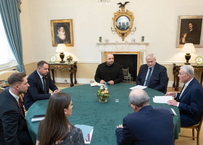 Negocierile de pace, din nou în impas. Ucrainenii le-au transmis americanilor că nu renunță la integritatea teritorială în favoarea rușilor. „Poporul nostru nu va accepta un conflict înghețat deghizat în pace” / Trump se dezlănțuie iar la adresa lui Volodimir Zelenski, acuzându-l de obstrucționarea „eforturilor”