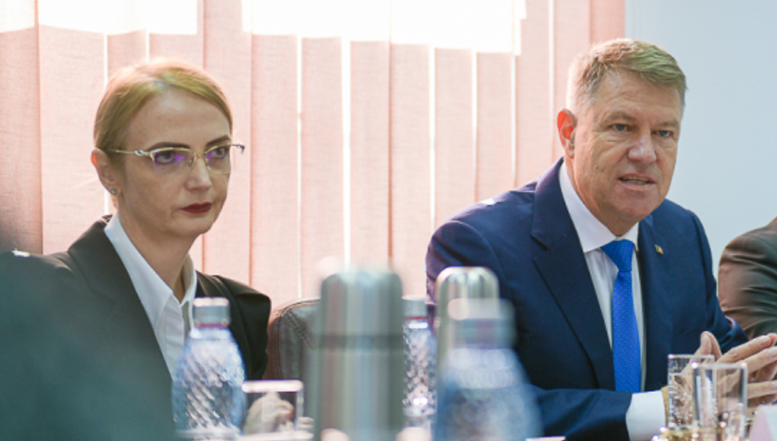 ÎCCJ turează motoarele emițând pe bandă decizii în favoarea infractorilor. Avertismentul unui specialist: „Justiția capturată de Lia Savonea este cea mai dureroasă moștenire lăsată de Klaus Iohannis” / „Oamenii vor pierde procesele cu dreptatea în mână, abuzul judiciar va fi parte din cotidian, iar sentințele vor fi scoase la mezat”