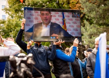 APEL VIDEO către autoritățile din R.Moldova: Puneți punct degrabă, prin lege, așa-zisului ”protest” al criminalului Șor, care e o operațiune FSB-GRU! Valentin Dolganiuc: dacă nu o veți face, vom organiza o contramanifestație și îi vom alunga pe lumpenii Rusiei