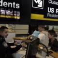 Statele europene și Canada își avertizează cetățenii că pot fi arestați arbitrar în SUA. Un savant francez a fost expluzat pentru că l-ar fi criticat pe Donald Trump. Trei germani au fost reținuți