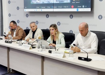 VIDEO Diana Buzoianu, amenințată de bogătașul sindicalist Silviu Geană cu denunț penal pentru că a organizat o dezbatere transparentă privind alegerea noului director al Romsilva. Ministrul și alți participanți s-au declarat stupefiați / „Doamne, cât de frică vă este de societatea civilă, cât de frică vă este de transparenţă”