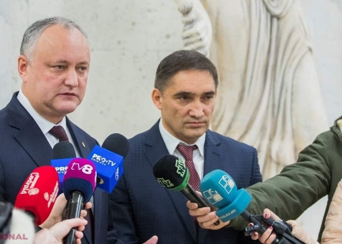 Arestarea lui Stoianoglo e cât se poate de CORECTĂ. I-a protejat pe toți interlopii Rusiei și are legături cu FSB. Da, oamenii care reprezintă un pericol social sunt ridicați cu mascații și duși în fața judecătorului
