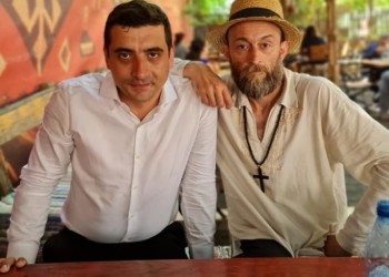 Patronul bodegii „La Copac” - apropiat al lui Sebastian Ghiță - s-a înscris în AUR, lansând un apel public ca oamenii să adere la „formațiunea care îi va uni pe români pentru a le apăra binele”