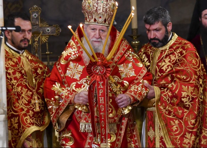 Tensiuni la Sofia după moartea Patriarhului Neofit. Coordonată de serviciile secrete ale Moscovei, tabăra pro-rusă vrea să impună un patriarh kremlinopat în Bulgaria. Disputele au început mult prea devreme