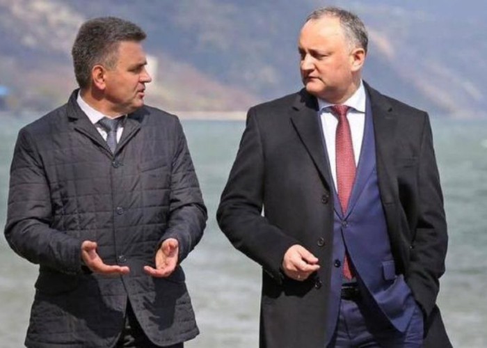 Umilință totală pentru Dodon. Până și tovarășul său Krasnoselski, căpetenia autorităților fantomă de la Tiraspol, se LEAPĂDĂ de el și de PSRM