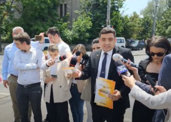 VIDEO. George Simion a devenit incoerent când jurnalistul Mălin Bot i-a cerut să explice cum a ajuns fostul său patron, Marius Dorin Lulea, să renoveze clădirea Federației Ruse. „Spune de întâlnirile cu agenții FSB de la Cernăuți și Chișinău! Răspunde aici de față cu presa! De ce fugi?”