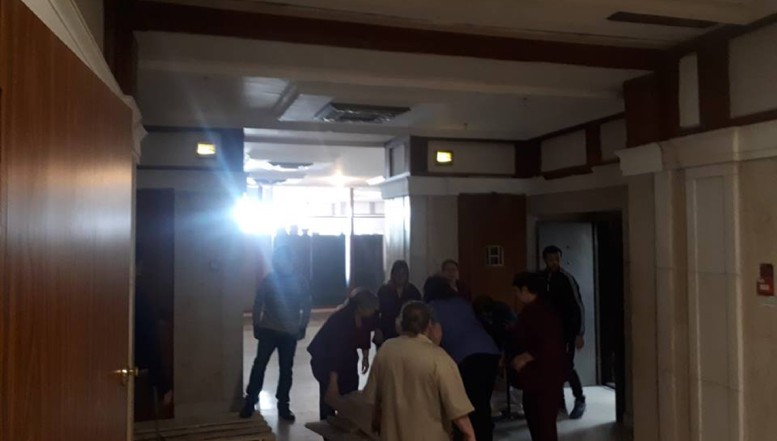 Scene incredibile la ușa lui Rădulescu-Mitralieră de la Parlament. Angajatele instituției au devenit servitoarele personale ale deputatului-condamnat