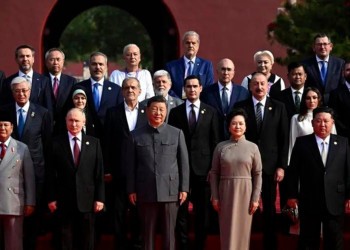 Ministrul de Externe al României, Oana Țoiu, critică prezența foștilor premieri PSD Adrian Năstase și Viorica Dăncilă în poza de grup a tiranilor reuniți în China / Cum au ajuns cei doi papițoi ex-PSD să se imortalizeze la Beijing în condițiile unor relații tot mai tensionate dintre China și SUA