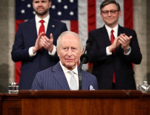 VIDEO Cinci aspecte esențiale ale discursului istoric al Regelui Charles în Congresul american. Monarhul britanic a reamintit SUA contribuția europenilor după atentatele din 11 septembrie, a evidențiat măreția SUA și importanța NATO, a criticat voalat excesele de putere ale lui Donald Trump și a evitat delicatul subiect Epstein