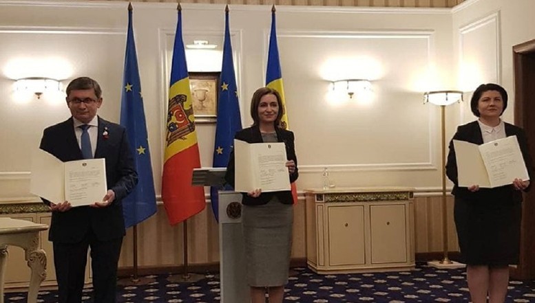 Moment ISTORIC: Maia Sandu a semnat cererea de aderare a R.Moldova la Uniunea Europeană. România e avocata și susținătoarea R.Moldova