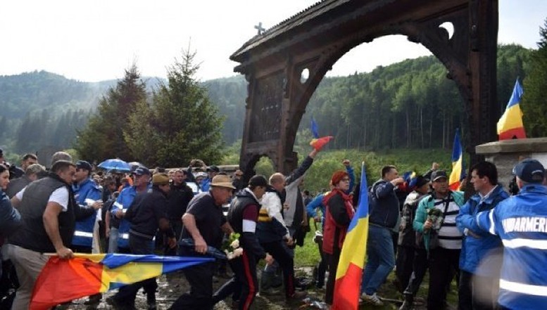 Ministerul Apărării CONTRAZICE UDMR: În cimitirul din Valea Uzului sunt ÎNGROPAȚI și 11 militari români