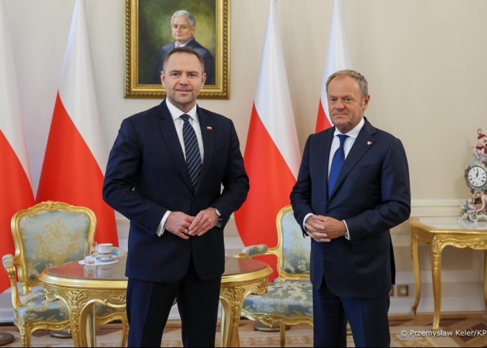 Clasa politică din Polonia dă un exemplu aliaților! Karol Nawrocki și Donald Tusk transmit, în urma unei întâlniri, că vor avea o poziție coordonată pe subiectele de apărare și securitate, în pofida disputelor politice interne. Semnal clar împotriva Rusiei