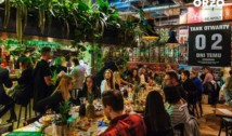 Polonezii NU mai au răbdare: un număr imens de restaurante, baruri și cafenele au fost deschise ilegal în weekend, surprinzând autoritățile