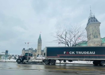VIDEO. Protestul camionagiilor din Canada. Trudeau lansează un atac furibund la adresa protestatarilor / Zeci de persoane au fost arestate / Acțiunile șoferilor înregistrează însă o mare victorie: trei importante provincii canadiene anunță relaxarea restricțiilor