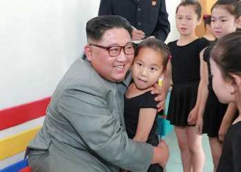 Victoria comunismului: în lagărul Coreea de Nord, unde totul e ”gratuit”, școala a devenit un lux pentru cei mai mulți copii