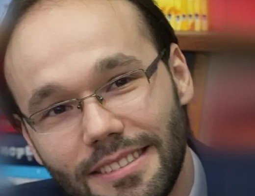 Să NU uităm: avocatul Bogdan Ionescu – cel care a cauzat eliminarea bustului din Iași al poetului Octavian Goga – e membru PNL, partidul care a avut cea mai puternică retorică anti-românească în ultimii ani, de la Crin Antonescu la frații Muraru / Florian, Vexler și Muraru sunt adevărații extremiști
