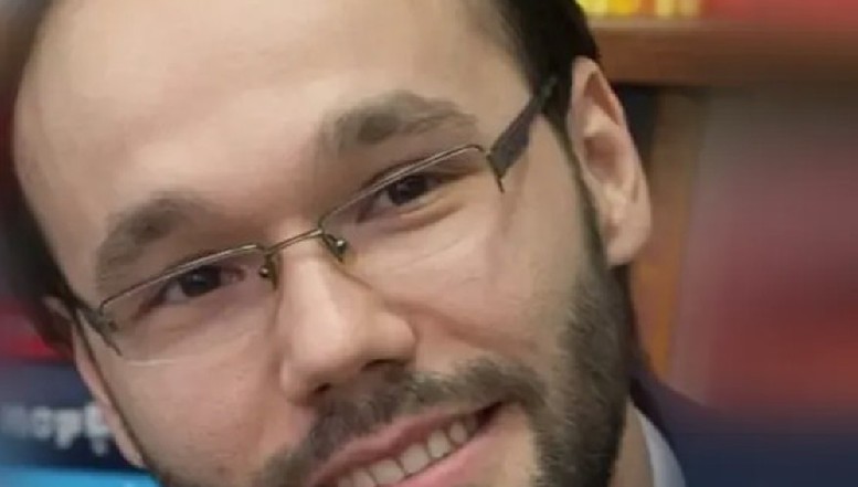 Să NU uităm: avocatul Bogdan Ionescu – cel care a cauzat eliminarea bustului din Iași al poetului Octavian Goga – e membru PNL, partidul care a avut cea mai puternică retorică anti-românească în ultimii ani, de la Crin Antonescu la frații Muraru / Florian, Vexler și Muraru sunt adevărații extremiști