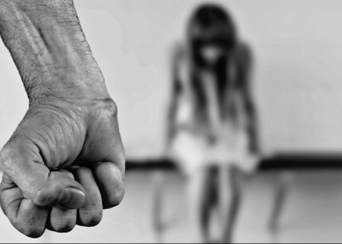 Cartea ”La Familia grande” stârnește un scandal monstruos în Franța. O realitate înspăimântătoare: 10% dintre francezi, victimele INCESTULUI. Stânga, pedofilia și incestul