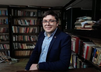 Cine este studentul basarabean snopit în bătaie de George Simion acum 13 ani: M-au bătut cam 15 minute, au smuls clanța de la ușă, nu mai aveam unde să fug și strigam „ajutor” / Un ofițer „mi-a spus să nu-mi fac mari speranțe în legătură cu acest dosar, deoarece sora lui este judecător”