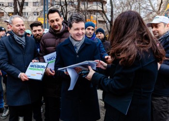 VIDEO. Istoricul Dorin Dobrincu despre „manipularea politică de manual” executată prin presă și on-line contra Elenei Lasconi de susținătorii lui Nicușor Dan, deghizați în „comentatori obiectivi” și useriști indignați / Revoltații au atacat-o sub pretextul asemuirii primarului general cu „Mesia Georgescu”