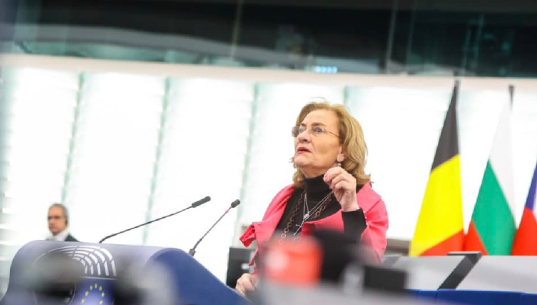 Eurodeputata Maria Grapini habar nu are de separația puterilor în stat și cum îl cheamă pe liderul de la Kiev pe care se apucă să-l amenințe public pentru o lege adoptată, de fapt, de Rada Supremă