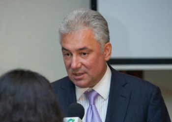 Familia multimilionară Videanu se înfruptă din nou din bani publici. Una din firmele deținute de Adriean și Miorița Videanu s-a mufat la un contract de un miliard de euro oferit de Primăria lui Daniel Băluță