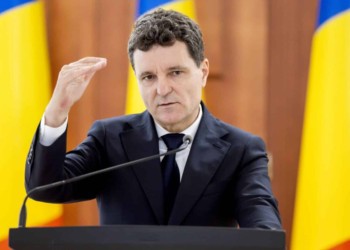 Președintele Nicușor Dan retrimite în Parlament așa-zisa Lege Vexler. Gestul e profund politic, generând o poziționare ideologică onestă și clară. E o dovadă de responsabilitate. Această atitudine e neuzuală pentru politicienii români care sunt obișnuiți să stea cu fundurile în toate bărcile