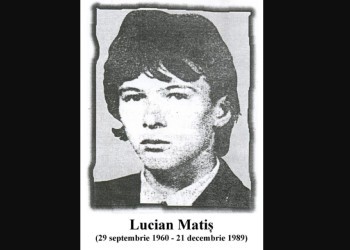 Cu pieptul dezvelit în fața gloanțelor. Luminosul martiriu al tânărului erou huedinean Lucian Matiș. Veșnica sa pomenire! Cluj-Napoca, 21 decembrie 1989, Piața Libertății
