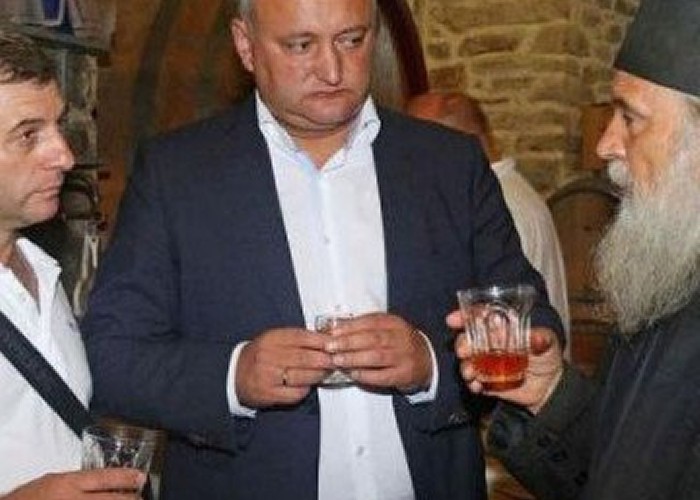 DEZVĂLUIREA lui Iurie Reniță: Socialistul Corneliu Furculiță a pompat ILEGAL 6,5 milioane lei în campania lui Dodon! Dosarul Bahamas și spălarea banilor Rusiei