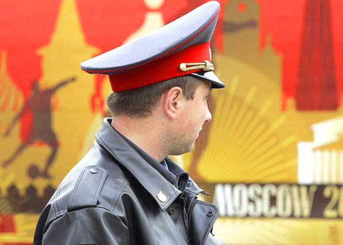 În atenția turiștilor! Ce șpagă mai primește polițistul din Rusia: țăiței, hrișcă, vodcă și hârtie igienică...