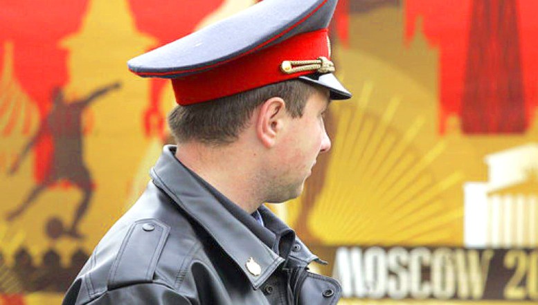 În atenția turiștilor! Ce șpagă mai primește polițistul din Rusia: țăiței, hrișcă, vodcă și hârtie igienică...