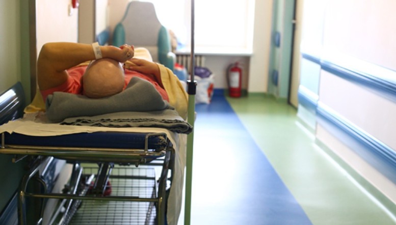 Statul își extinde puterea până la un nivel care frizează demența și autoritarismul. Noi constrângeri aberante pentru cetățeni: amenzi între 5000 și 20.000 de lei pentru lipsa de respect față de funcționari, în vreme ce medicii vor putea refuza să trateze un pacient care manifestă o atitudine „ostilă” sau „ireverențioasă”