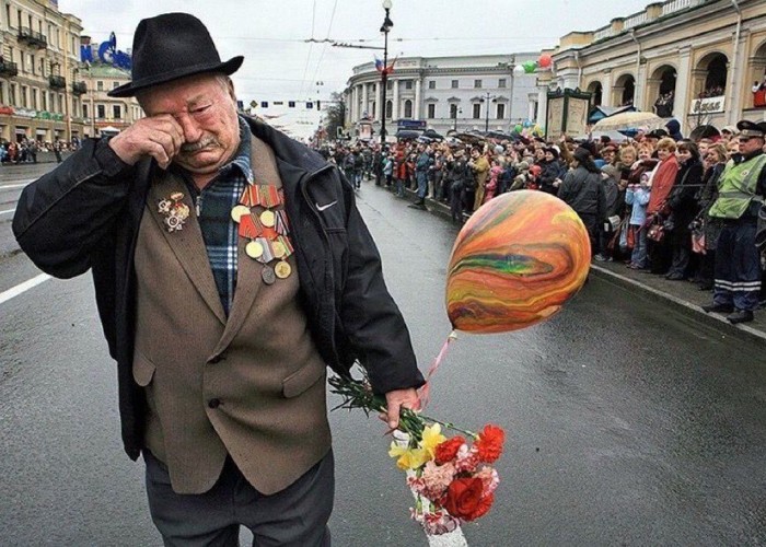 9 mai 2025. Veteranii de război germani, italieni, britanici sau francezi beneficiază de pensii militare de câteva ori sau de zeci de ori mai mari decât cele oferite de Rusia ostașilor ruso-sovietici. Cum au ajuns învinșii să trăiască mai bine decât ”învingătorii”. De ce veteranii de război ruși rămân incomozi pentru Kremlin, deși sunt folosiți propagandistic