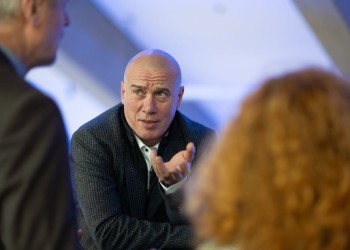 Viitorul ministru al Culturii a fost condamnat definitiv pentru conflict de interese. Numele său apare și în dosarul devalizării bugetului Societăţii Române de Radiodifuziune. În prezent, „propunerea UDMR” se judecă în instanță chiar cu ministerul pe care ar urma să-l conducă