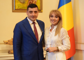 Liderul AUR, George Simion, reacție zeflemitoare la documentarul Recorder: „Noi cei batjocoriți, umiliți, făcuți extremiști, sugeraniști preferam să nu cădeam în capcanele voastre propagandistice” / Răspunsul său e taxat de cetățeni cu observații pertinente: „Bravo, Georgică! Fii rău, asta e reacția normală când ai sora în fieful Liei Savonea”