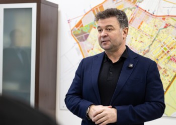 VIDEO Ce explicații are rectorul-parlamentar PNL putred de bogat pentru vila de 700.000 de euro, călcată recent de hoți, dar care nu apare în declarația sa de avere: „Nu îmi aparține!” / El are însă alte cinci imobile trecute în declarația de avere