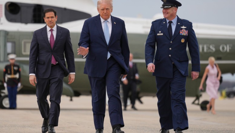 Donald Trump a anunțat că le mai dă iranienilor un răgaz de zece zile pentru a veni la masa negocierilor. Între timp, peste 10.000 de militari americani ar fi fost trimiși în regiune pentru o eventuală intervenție terestră