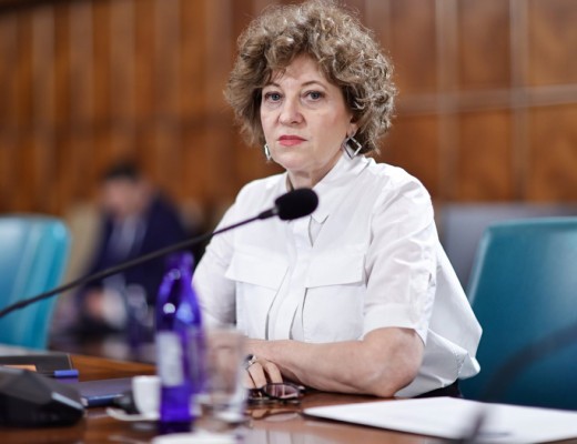 Vicepremierul Oana Gheorghiu, atac devastator la Sorin Grindeanu și formațiunea acestuia: PSD susține că este în opoziție, dar membrii săi ocupă sute de posturi de conducere în administrația centrală, generos remunerate