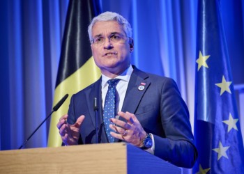 Ministrul Fondurilor Europene, Dragoș Pîslaru, își trimite Corpul de Control pentru a verifica felul în care au fost achiziționate microbuzele școlare la un preț exorbitant de către zeci de consilii județene PSD, PNL și UDMR/„Nu putem vorbi despre modernizarea României și investiții în viitorul copiilor noștri dacă banii europeni sunt folosiți incorect sau chiar furați”