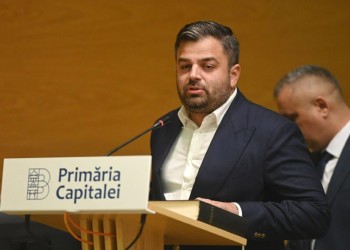 Adrian Vigheciu, noul viceprimar al Capitalei, și-a luat într-un an două apartamente de lux în București, ajungând să dețină în total patru proprietăți, deși a lucrat numai la stat / A fost director în administrațiile a doi dintre cei mai controversați edili - Rareș Mănescu și Gabriel Mutu. Acum e-n subordinea clanurilor politice din Ilfov