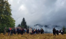 20 septembrie: ”Apuseni – Serbările Memoriei”. Vă invităm la o Drumeție cu Poveste pe Calea Partizanilor din Apuseni! Proiectul e menit comemorării partizanilor din Gruparea ”Șușman” de la Răchițele. Neuitându-i, vom dăinui!