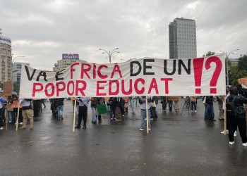 Un doctor în economie spulberă propunerile neomarxiștilor de la Sens, explicându-le, ca la gradiniță, că populația e saracă tocmai pentru că statul înhață prea mult din veniturile ei, pentru hrănirea unei clientele de partid. Or Sens propune aprofundarea acestui model falimentar