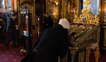Valul de injurii la adresa BOR și a ortodocșilor practicanți e instrumentat pe MINCIUNI grosolane. O campanie agresivă, incultă și stângistă