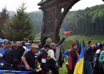 Ministerul Apărării CONTRAZICE UDMR: În cimitirul din Valea Uzului sunt ÎNGROPAȚI și 11 militari români