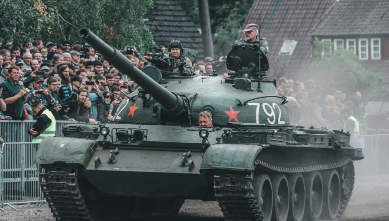 T-62, momeală pentru Javeline! Putin scoate tancurile din muzeele Rusiei și le trimite pe front, în Ucraina!