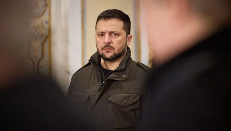Volodimir Zelenski, într-un interviu acordat la Paris: „Putin va muri curând. Pariați pe mine!” Liderul de la Kiev confirmă că Moscova dorește influența avută de URSS în regiune / Macron, înaintea summitului cu aliații europeni: „Rusia nu va avea niciun drept de opinie cu privire la sprijinul pe care îl vom oferi Ucrainei”
