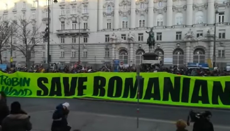 VIDEO Protest la Viena împotriva tăierii pădurilor din România: "Save Romanian Primary Forest"
