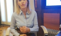 VIDEO. O nouă culme a țopismului PSD-ist: Gabriela Firea se bălăcărește cu presa folosindu-se de fotografii cu copilul ei bolnav. Un delir de 13 minute