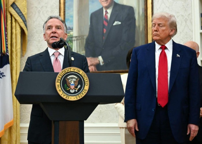 VIDEO Familia Trump și cea a lui Steve Witkoff, acuzate de fapte grave de corupție. Sute de milioane de dolari au intrat în conturile celor două familii după ce Casa Albă a aprobat o tranzacție fără precedent, vulnerabilizând securitatea SUA: vânzarea de cipuri AI către Emiratele Arabe Unite